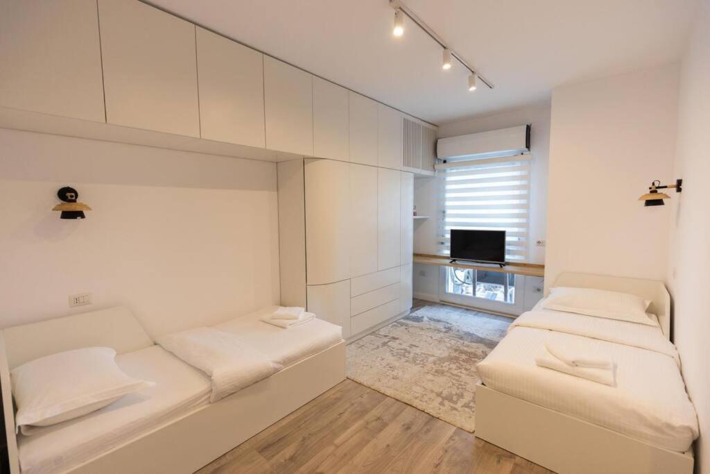 Terrace 6 * Tirana